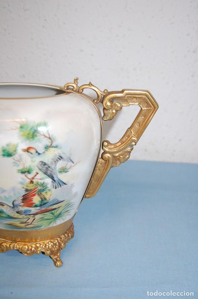 Antig&uuml;edades: CENTRO EN PORCELANA CON MARCA EN BASE - Foto 4