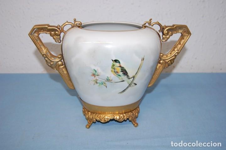 Antig&uuml;edades: CENTRO EN PORCELANA CON MARCA EN BASE - Foto 5