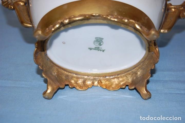 Antig&uuml;edades: CENTRO EN PORCELANA CON MARCA EN BASE - Foto 6