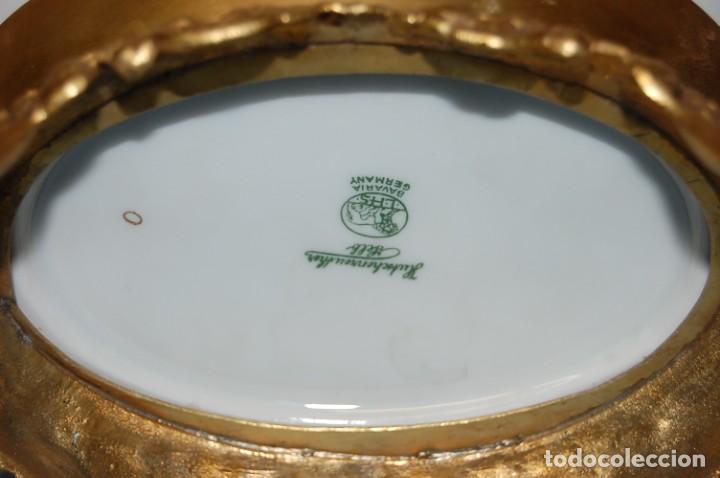 Antig&uuml;edades: CENTRO EN PORCELANA CON MARCA EN BASE - Foto 7