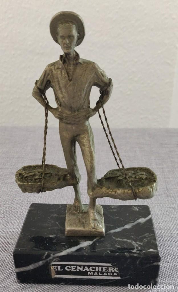 Antig&uuml;edades: Figura de el Cenachero - Foto 1
