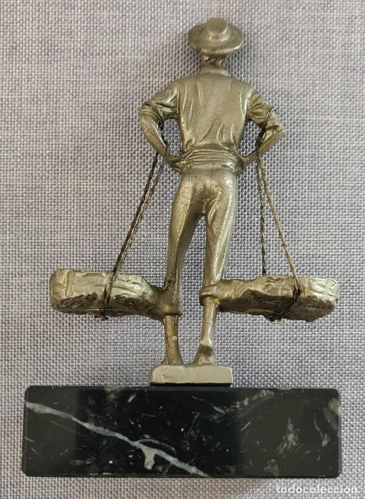 Antig&uuml;edades: Figura de el Cenachero - Foto 3