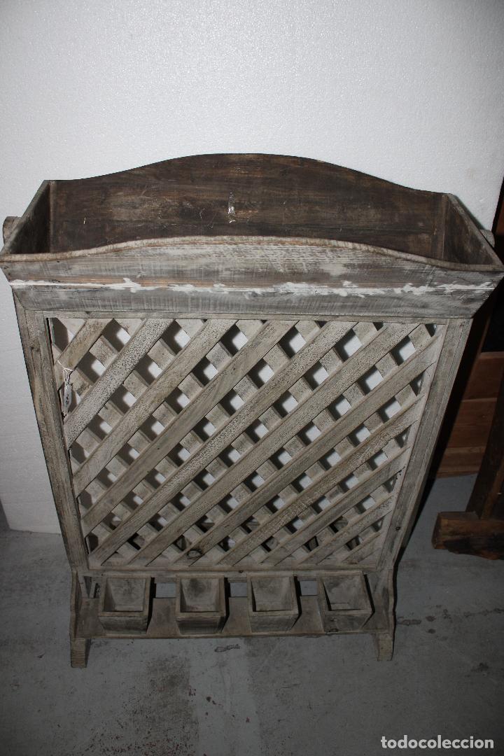 Antig&uuml;edades: jardinera enrrejado de madera - Foto 1