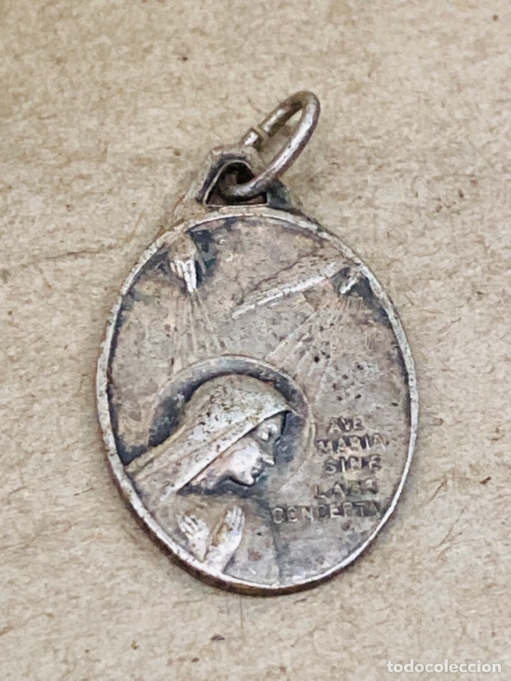 Antig&uuml;edades: Medalla de metal religioso - Foto 1