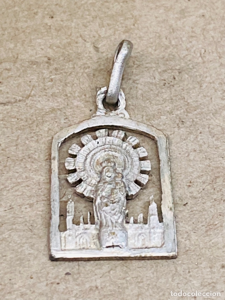 Antig&uuml;edades: Medalla de metal religioso - Foto 1