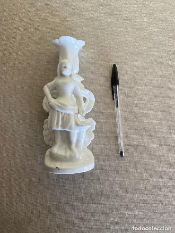 Antig&uuml;edades: CANDELABRO PORCELANA BLANCA - Foto 4