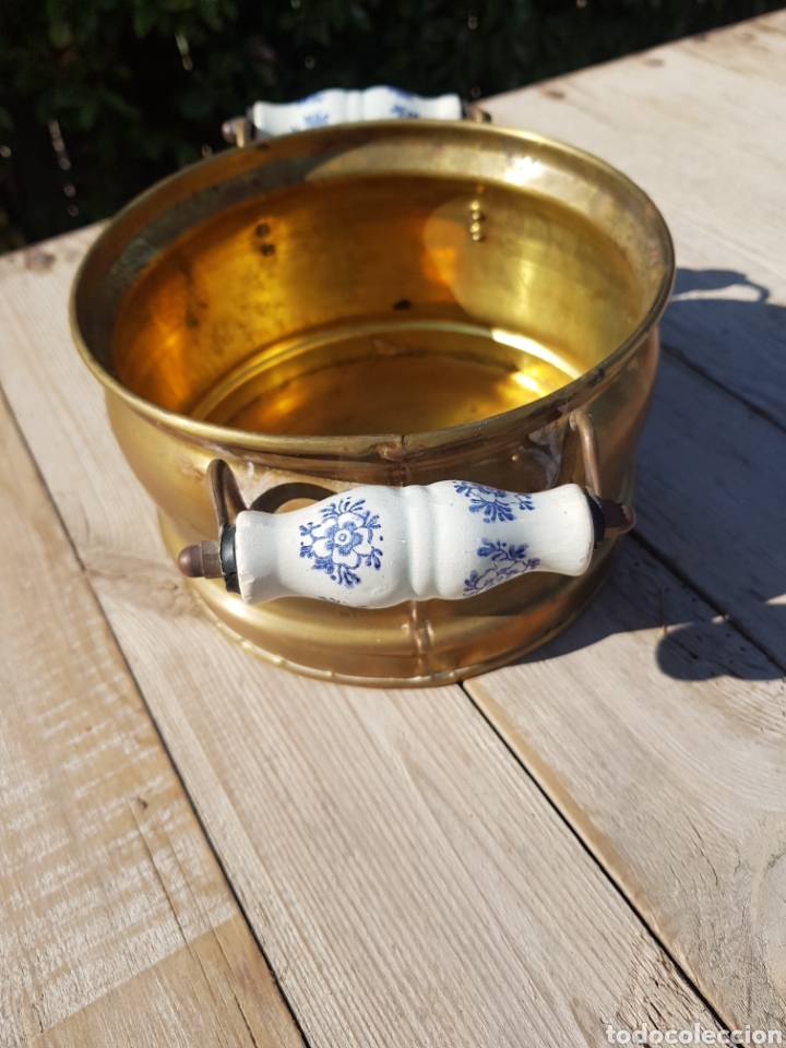 Antig&uuml;edades: Cesta de bronce con asas de porcelana - Foto 2
