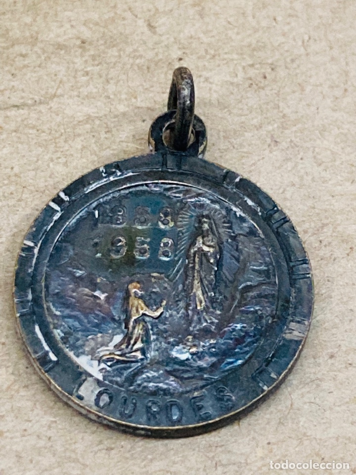 Antig&uuml;edades: Medalla religiosa met&aacute;lica - Foto 2