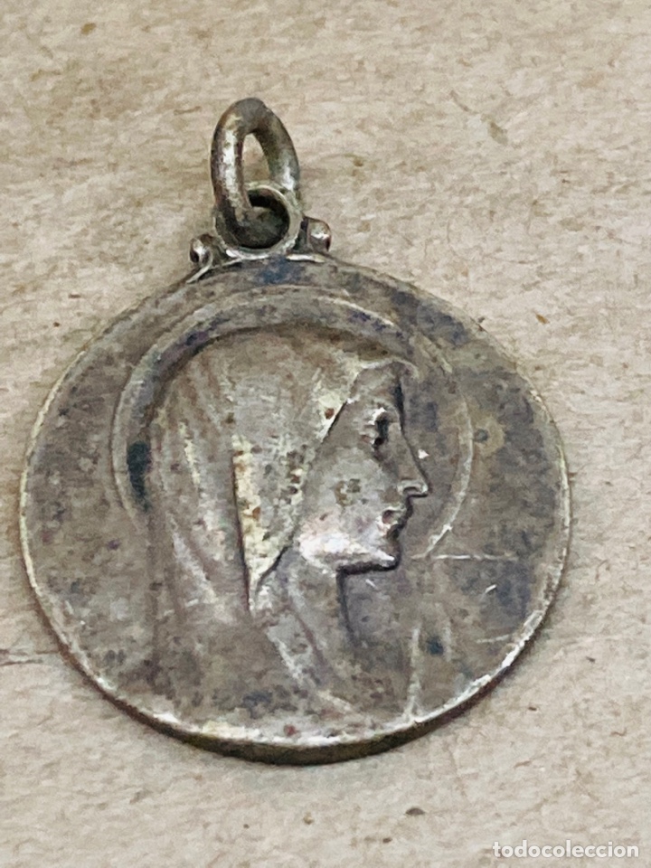 Antig&uuml;edades: Medalla religiosa met&aacute;lica - Foto 1