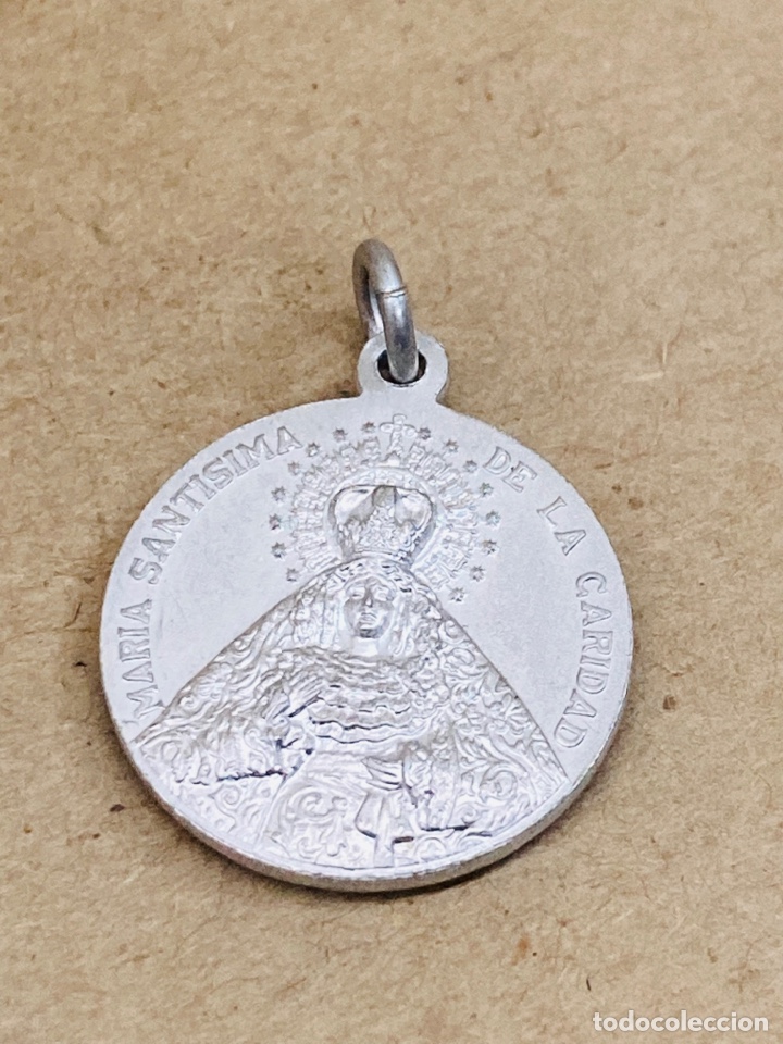 Antig&uuml;edades: Medalla religiosa met&aacute;lica - Foto 1
