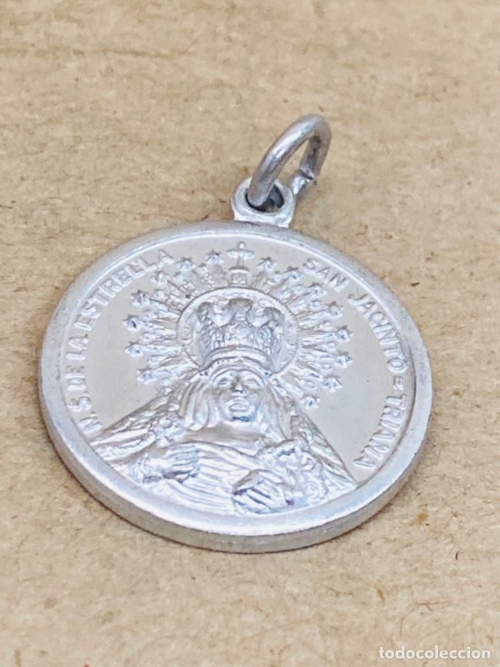 Antig&uuml;edades: Medalla religiosa met&aacute;lica - Foto 1