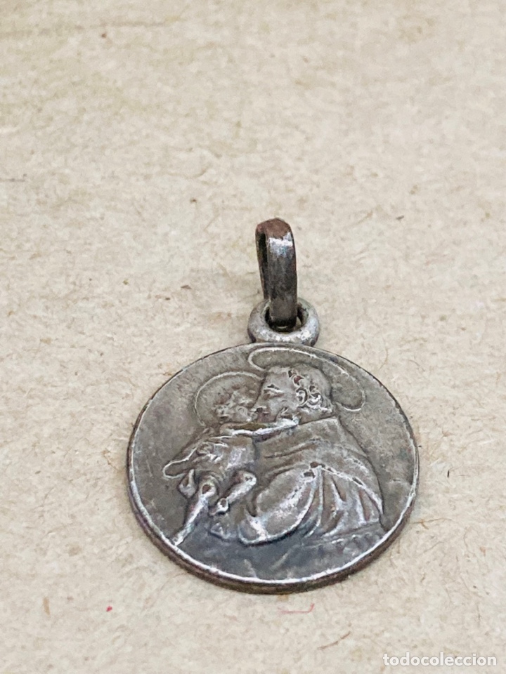 Antig&uuml;edades: Medalla religiosa met&aacute;lica - Foto 1