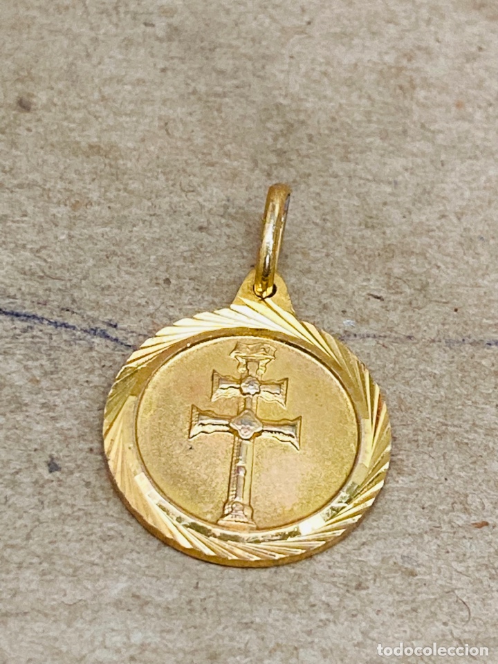 Antig&uuml;edades: Medalla religiosa met&aacute;lica - Foto 1