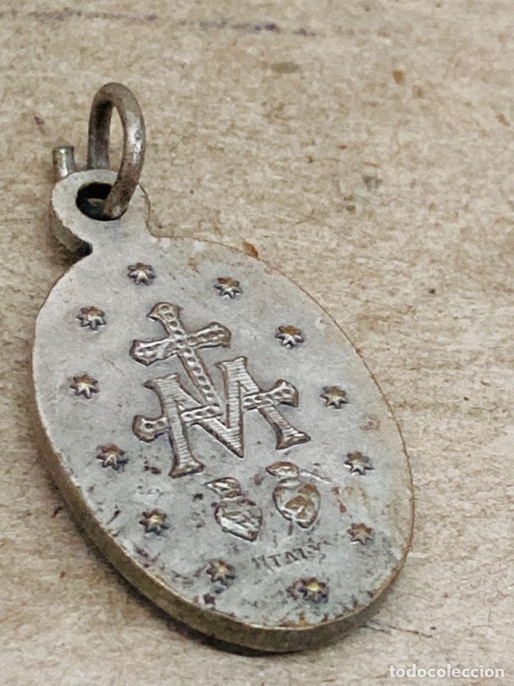 Antig&uuml;edades: Medalla religiosa met&aacute;lica - Foto 2