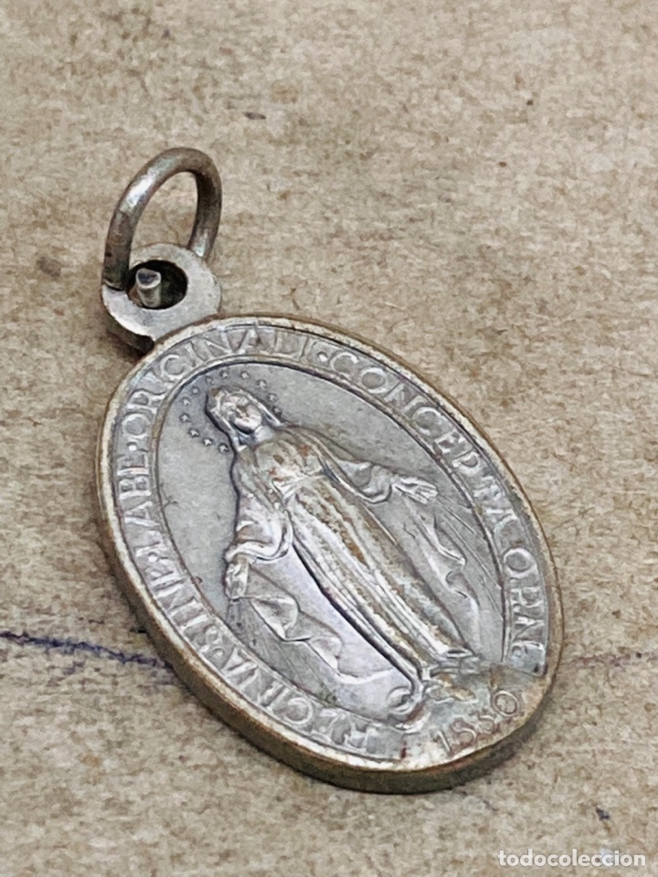 Antig&uuml;edades: Medalla religiosa met&aacute;lica - Foto 1