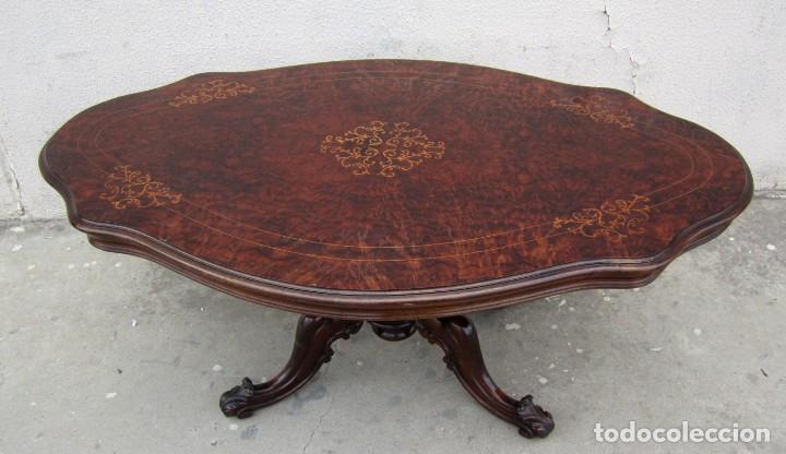 Antig&uuml;edades: Mesa de sofa ovalada en madera de caoba y raiz con marqueteria - Foto 1