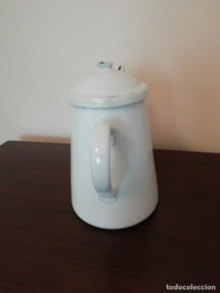 Antig&uuml;edades: Cafetera de Hierro Esmaltada Blanca - Foto 4