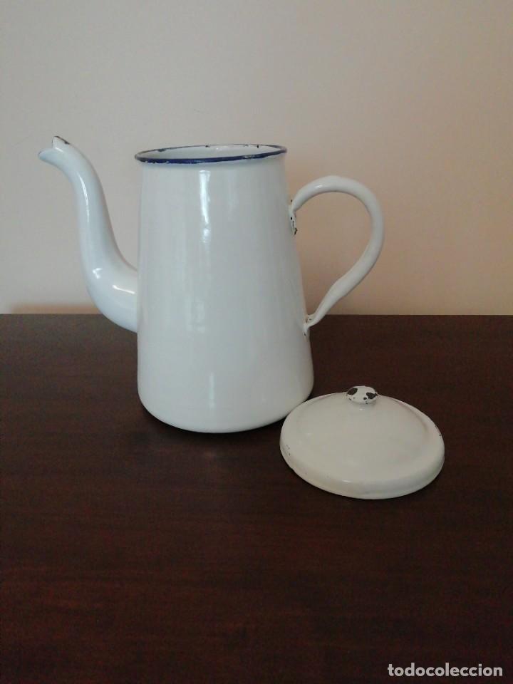 Antig&uuml;edades: Cafetera de Hierro Esmaltada Blanca - Foto 5