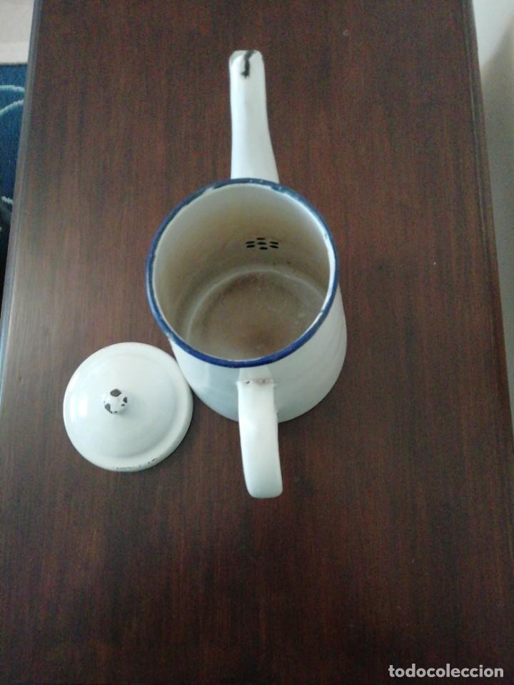 Antig&uuml;edades: Cafetera de Hierro Esmaltada Blanca - Foto 6
