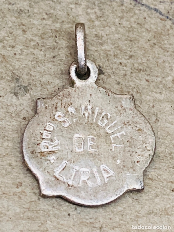 Antig&uuml;edades: Medalla religiosa met&aacute;lica - Foto 2