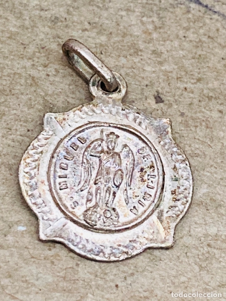 Antig&uuml;edades: Medalla religiosa met&aacute;lica - Foto 1