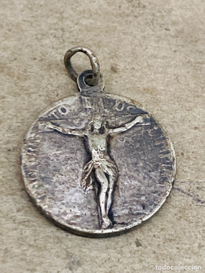 Antig&uuml;edades: Medalla religiosa met&aacute;lica - Foto 1