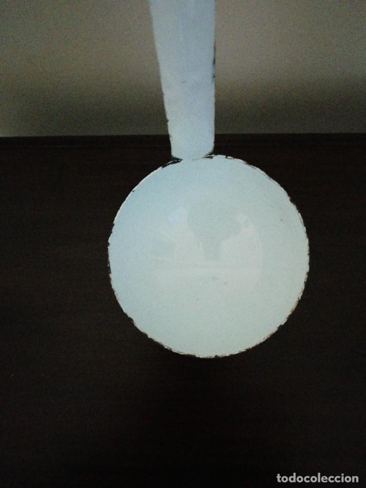Antig&uuml;edades: Cuchar&oacute;n de hierro esmaltado blanco - Foto 5