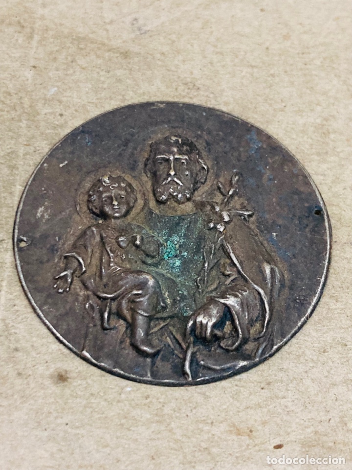 Antig&uuml;edades: Medalla religiosa met&aacute;lica - Foto 1
