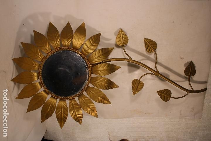 Antig&uuml;edades: espejo sol vintage flor de metal - Foto 1