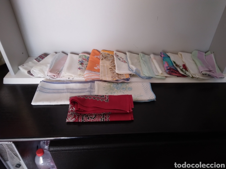 Antig&uuml;edades: Lote pa&ntilde;uelos de tela - Foto 1