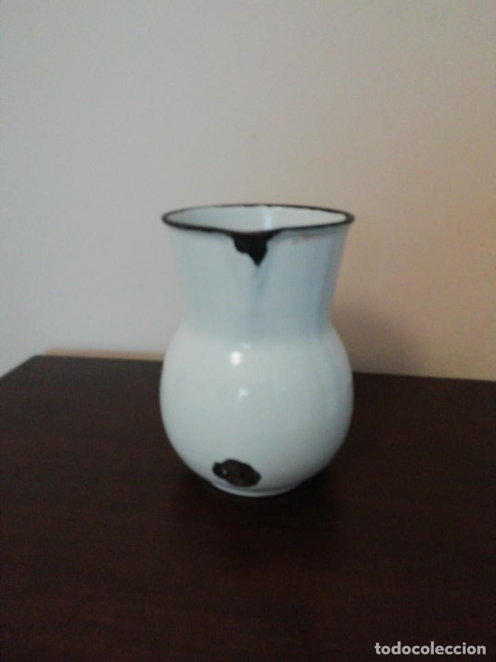 Antig&uuml;edades: Jarra de hierro Esmaltada blanca. - Foto 3