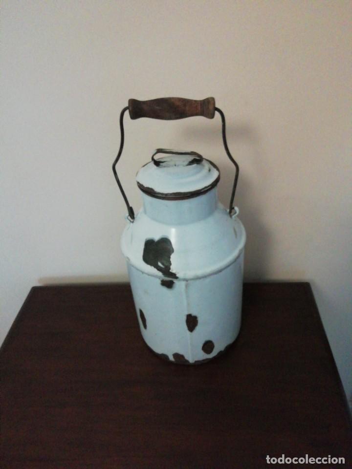 Antig&uuml;edades: Lechera de hierro esmaltada blanca - Foto 3