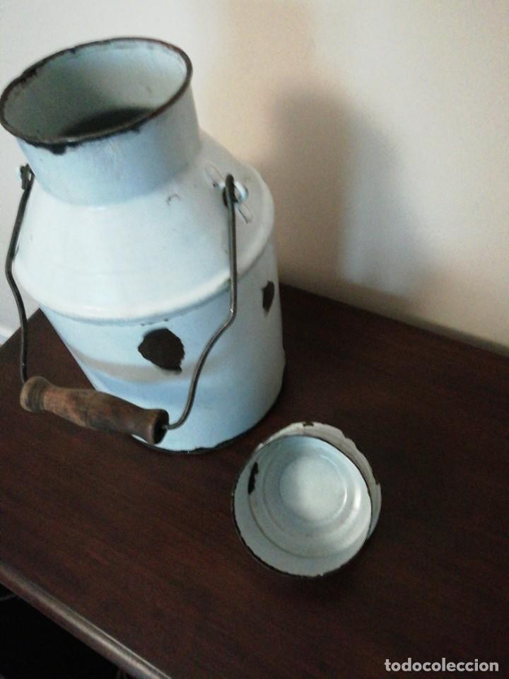Antig&uuml;edades: Lechera de hierro esmaltada blanca - Foto 6