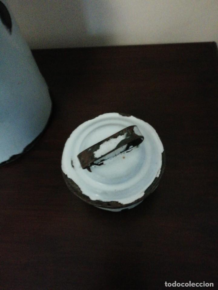 Antig&uuml;edades: Lechera de hierro esmaltada blanca - Foto 7