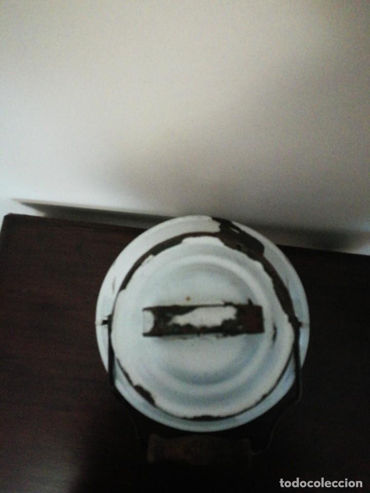 Antig&uuml;edades: Lechera de hierro esmaltada blanca - Foto 8