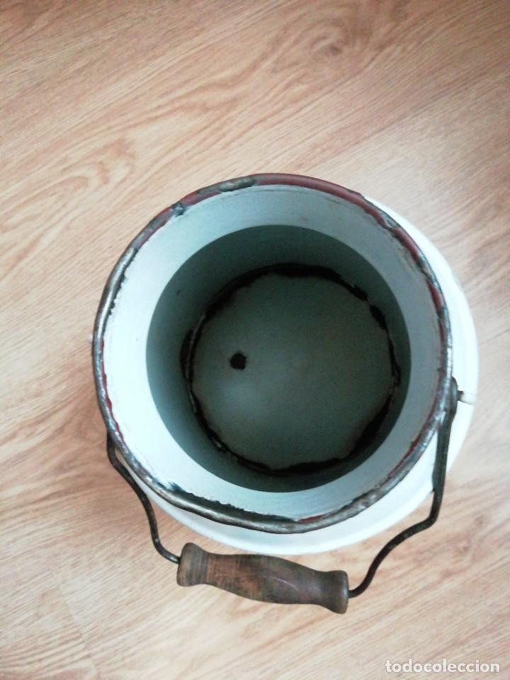 Antig&uuml;edades: Lechera de hierro esmaltada blanca - Foto 9