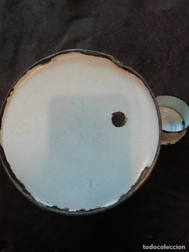 Antig&uuml;edades: Lechera de hierro esmaltada blanca - Foto 10