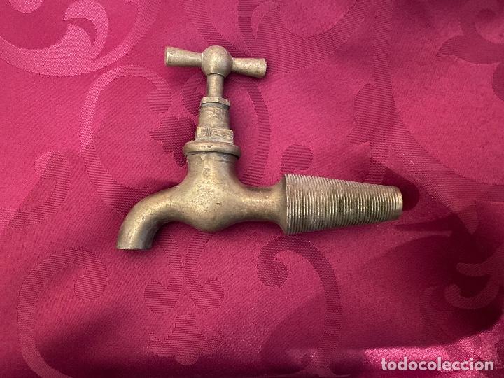 Antig&uuml;edades: Grifo de tonel - Foto 1