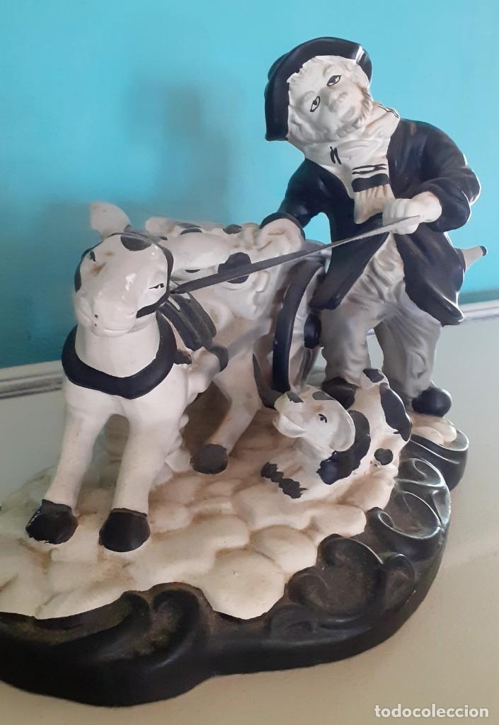 Antig&uuml;edades: Figura de escayola de Granjero - Foto 2