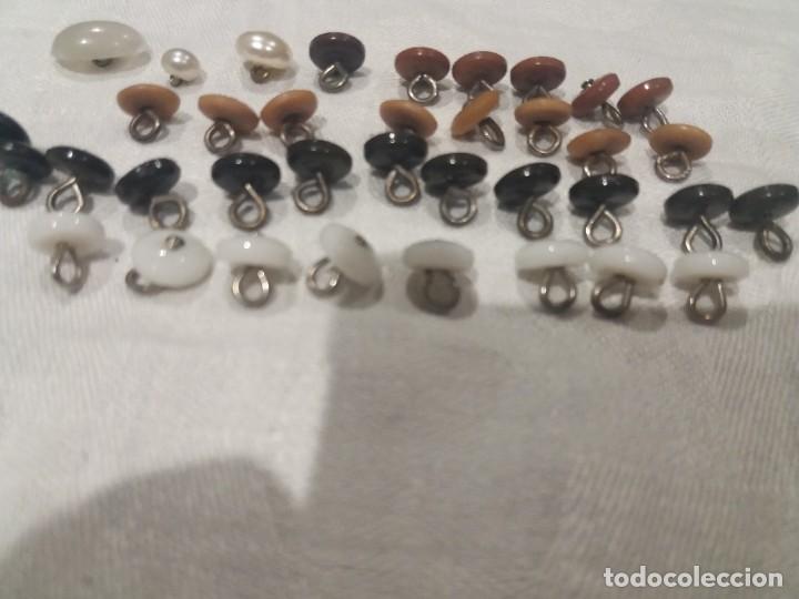 Antig&uuml;edades: Antiguos botones de 1 cm - Foto 4
