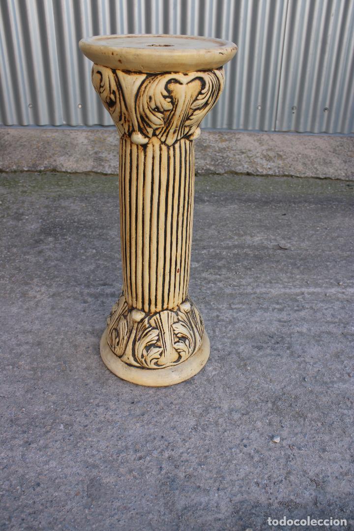 Antig&uuml;edades: peana macetero de ceramica - Foto 1