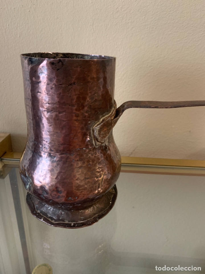 Antiquit&eacute;s: Antigua chocolatera de cobre