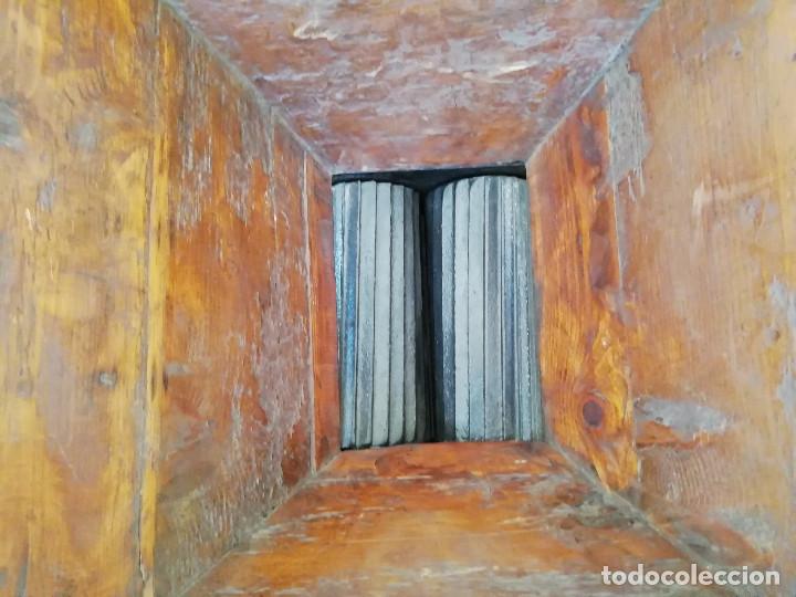 Antig&uuml;edades: Estrujadora o despalilladora de uva antigua - Foto 5