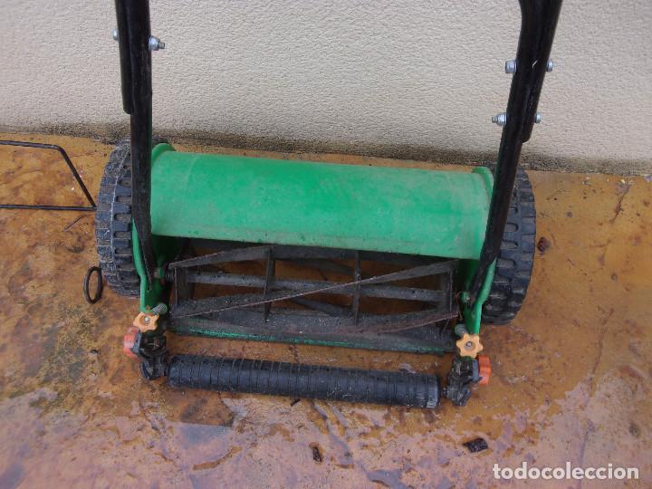Antig&uuml;edades: CORTADOR DE CESPED MANUAL. - Foto 2