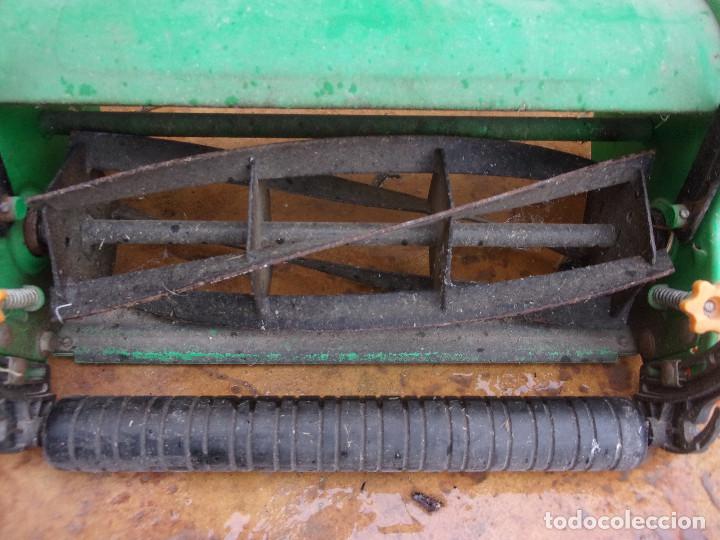 Antig&uuml;edades: CORTADOR DE CESPED MANUAL. - Foto 7