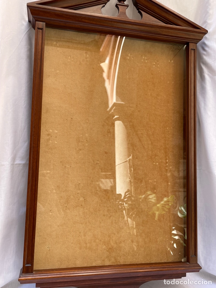 Antig&uuml;edades: Expositor de madera color caoba - Foto 2