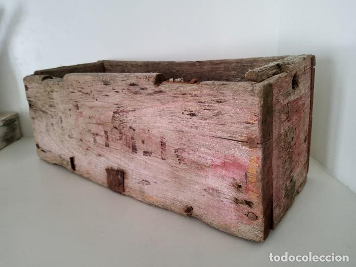 Antig&uuml;edades: ANTIGUA CAJA RUSTICA DE MADERA - Foto 3