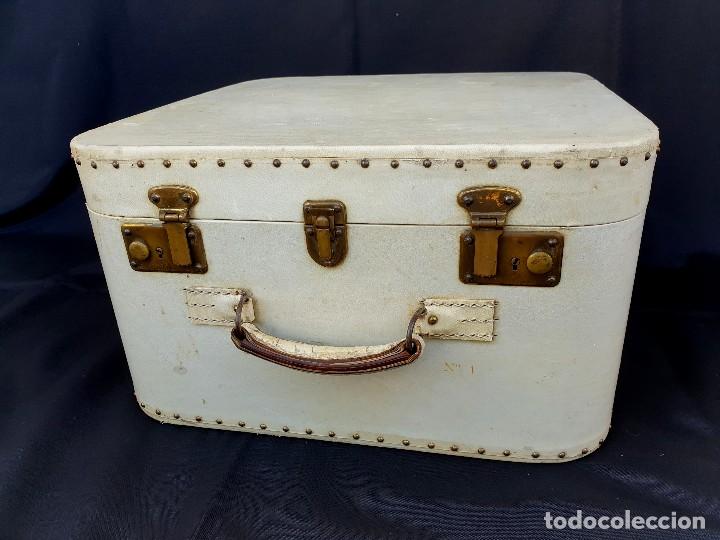 Antig&uuml;edades: MUY ANTIGUA MALETA DE MADERA FORRADA EN PIEL