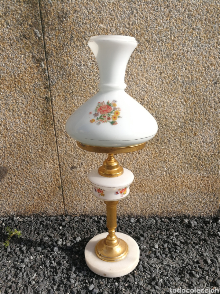Antig&uuml;edades: LAMPARA DE MESA CON TULIPA OPALINA - Foto 2