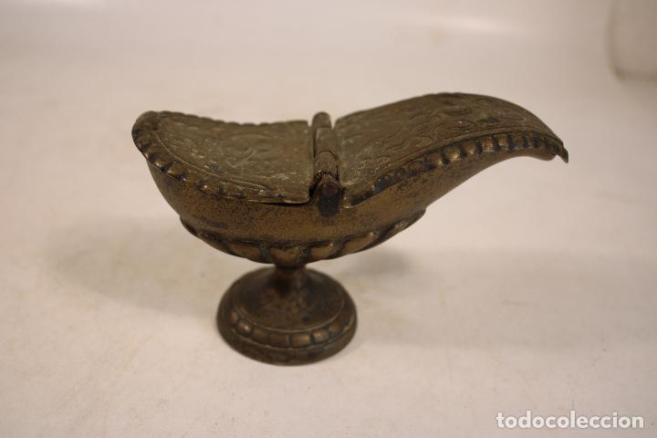 Antig&uuml;edades: antigua naveta de bronce - Foto 1